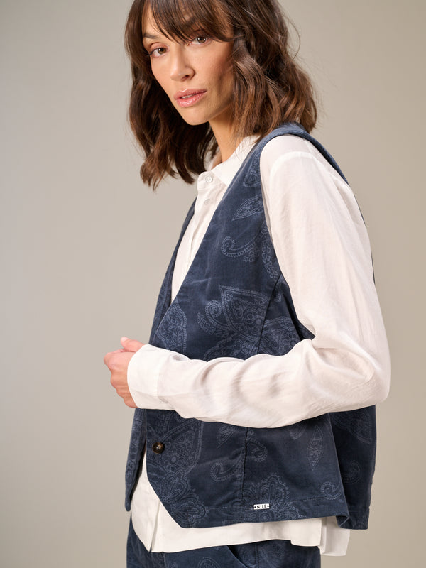 Button-up vest