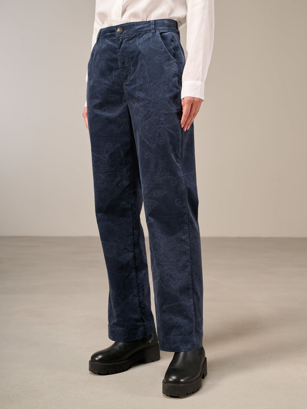 Pantaloni dritti