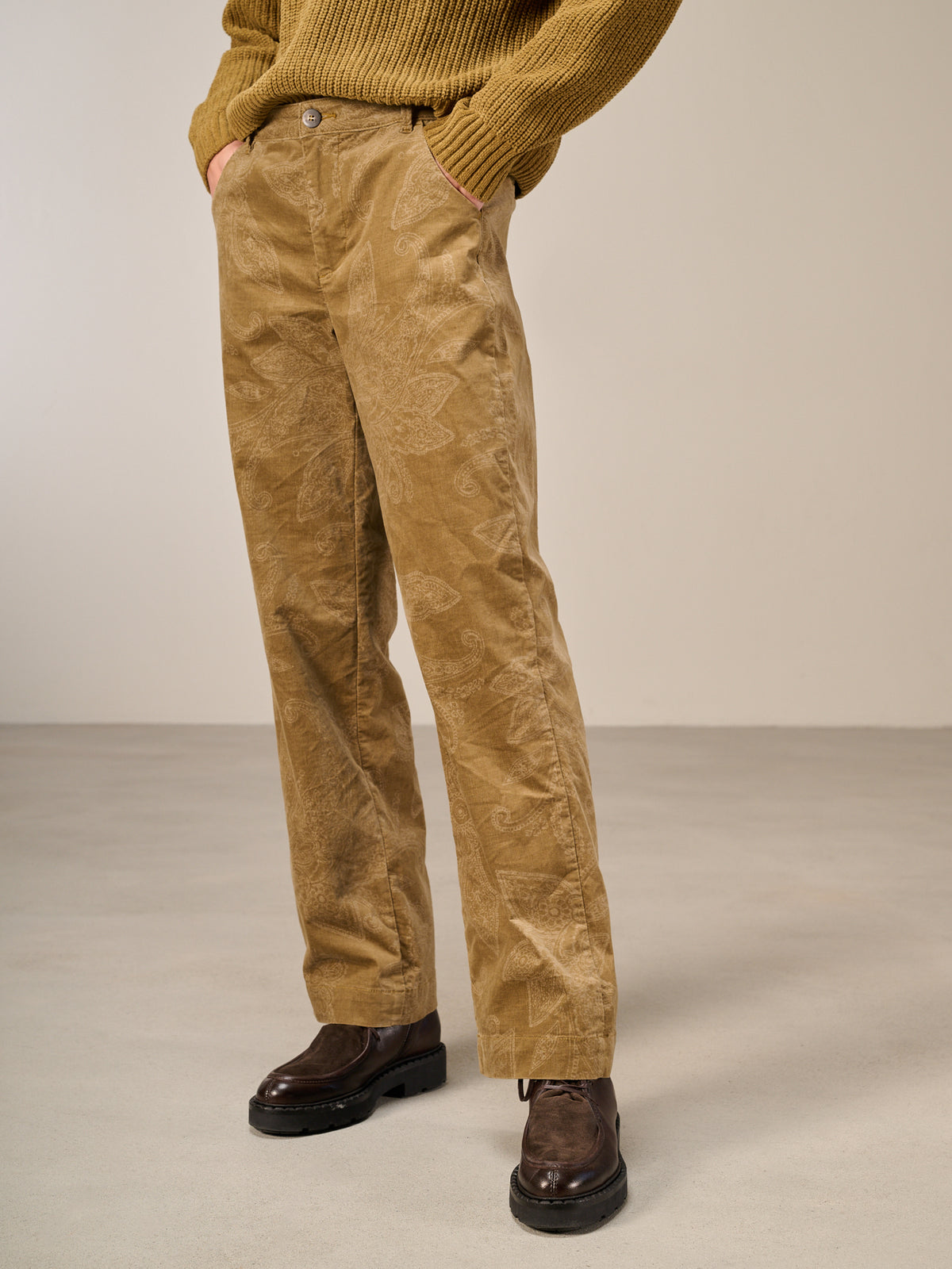 Pantaloni dritti