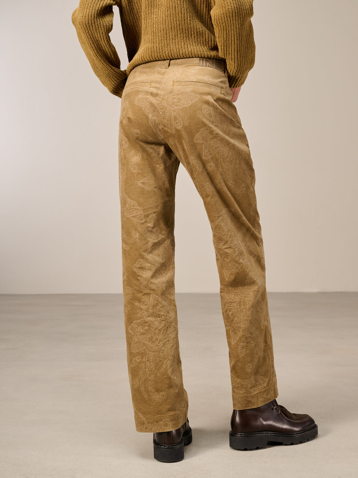 Pantaloni dritti