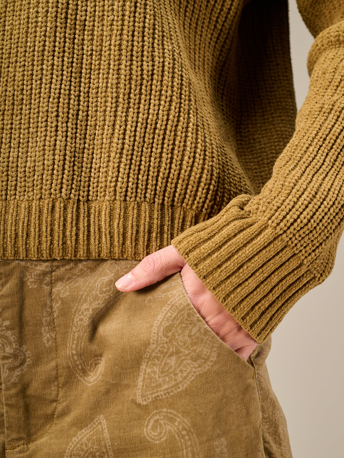 Maglione con collo alto